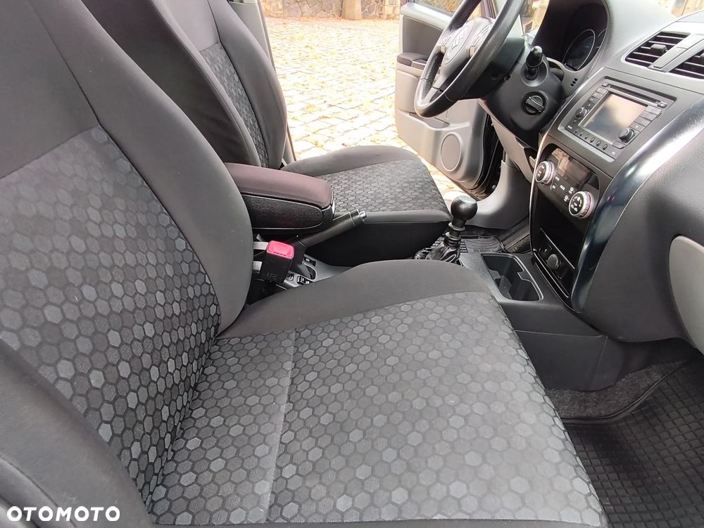Suzuki SX4 - 21