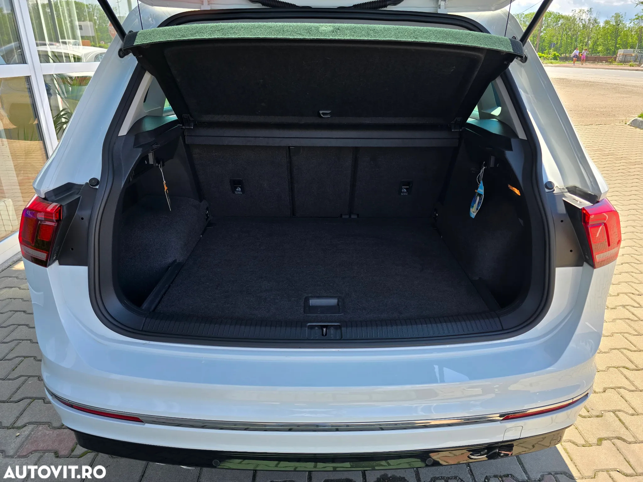 Volkswagen Tiguan 2.0 TDI SCR 4MOTION DSG R-Line - 14