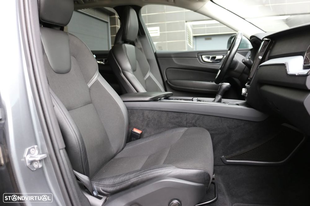 Volvo XC 60 2.0 D3 Momentum Plus - 23