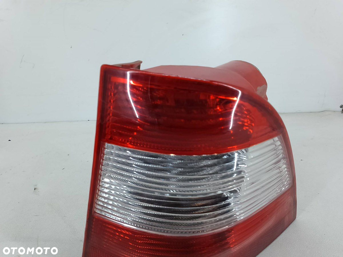 LAMPA TYLNA PRAWA MERCEDES-BENZ ML W163 - 2