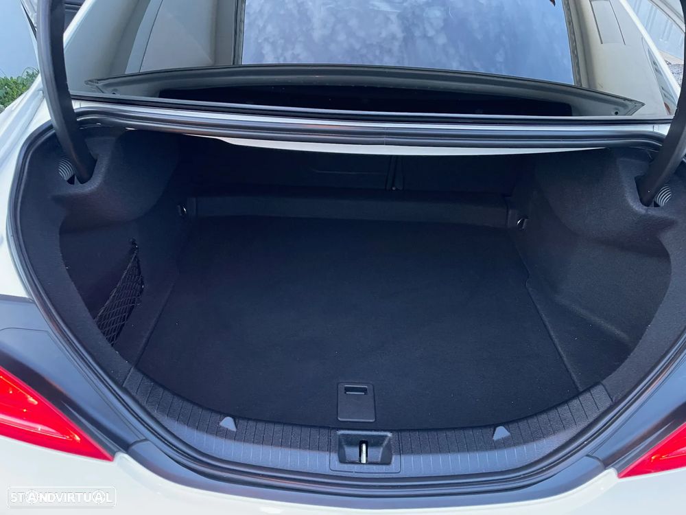 Mercedes-Benz CLA 180 d Urban - 9