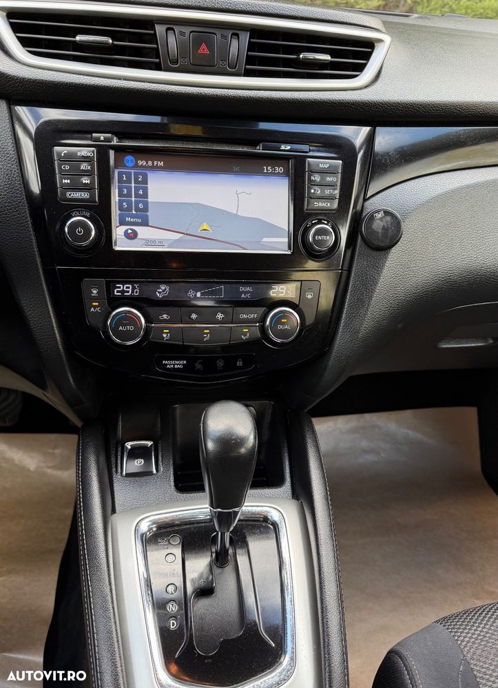 Nissan Qashqai 1.6 DCI Xtronic TEKNA - 18