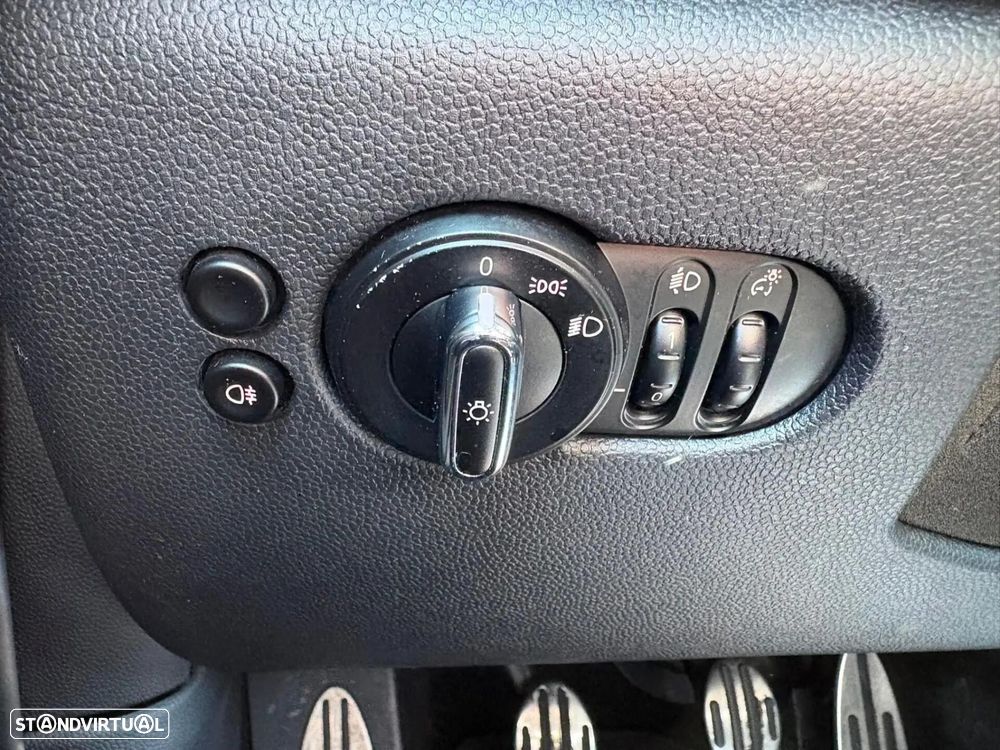 MINI 3 Portas One - 34