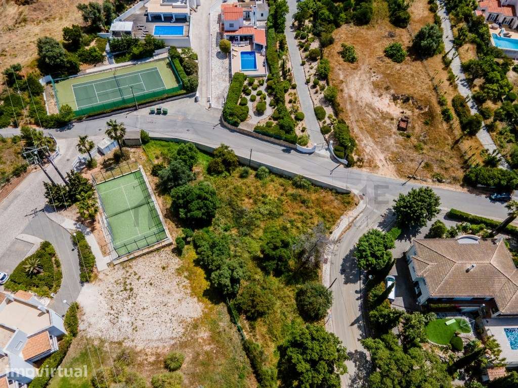 Lote para construção de moradia isolada próximo a Carvoeiro - Grande imagem: 2/17
