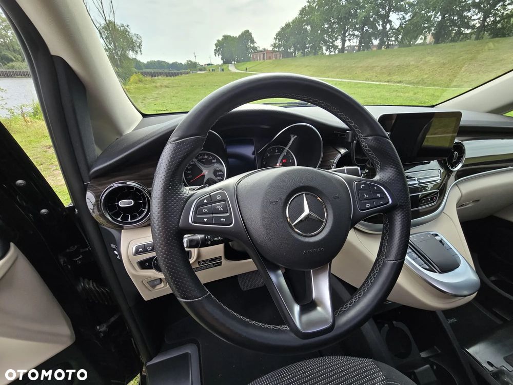 Mercedes-Benz Klasa V - 20
