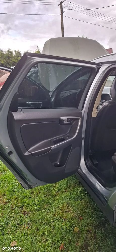 Volvo XC 60 3.2 AWD Kinetic - 10