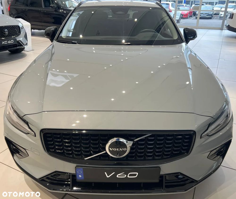 Volvo V60 B4 B DKG Plus Dark - 34