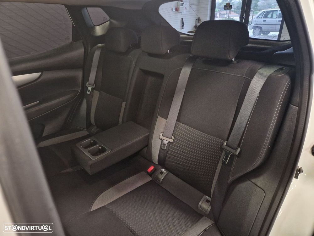 Nissan Qashqai 1.3 DIG-T N-Connecta J18 - 11