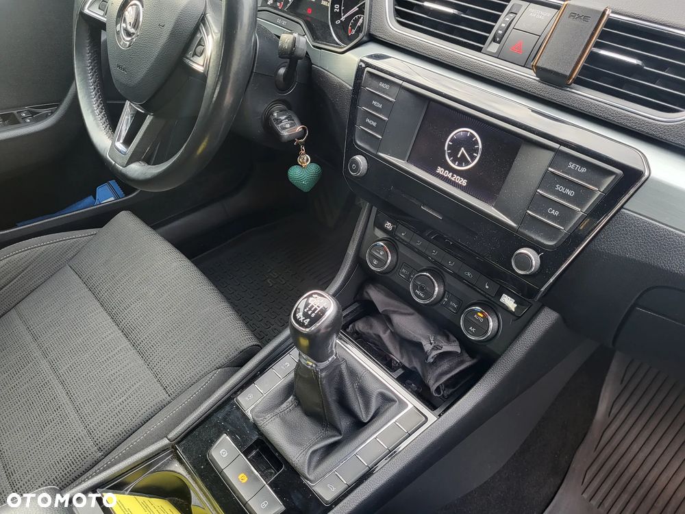 Skoda Superb 2.0 TDI 4x4 Ambition - 11
