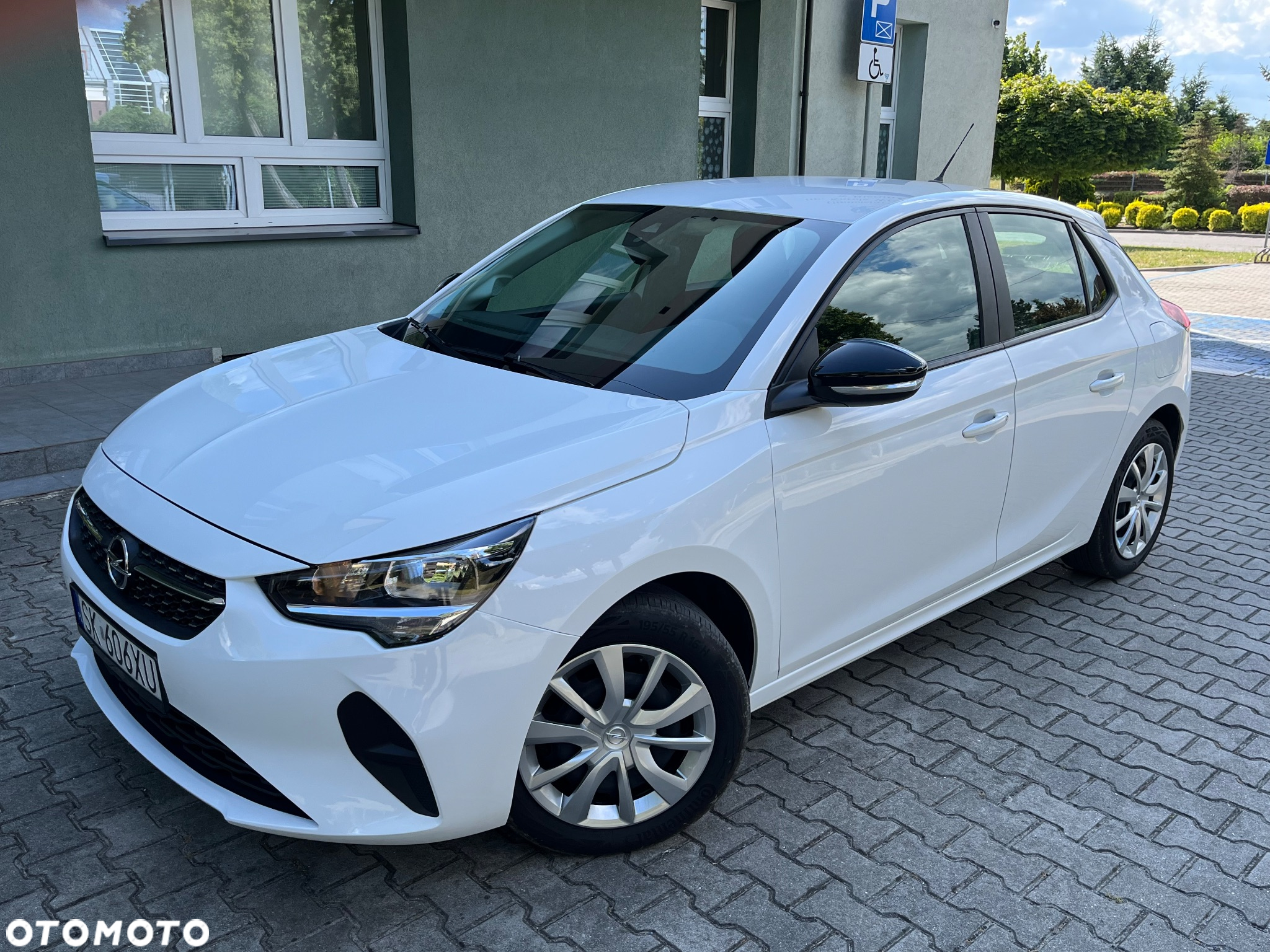 Opel Corsa 1.2 Business S&S - 9