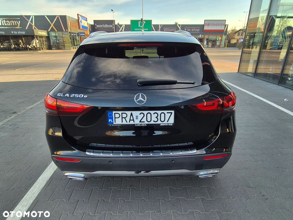 Mercedes-Benz GLA 250 e 8G-DCT Progressive - 11