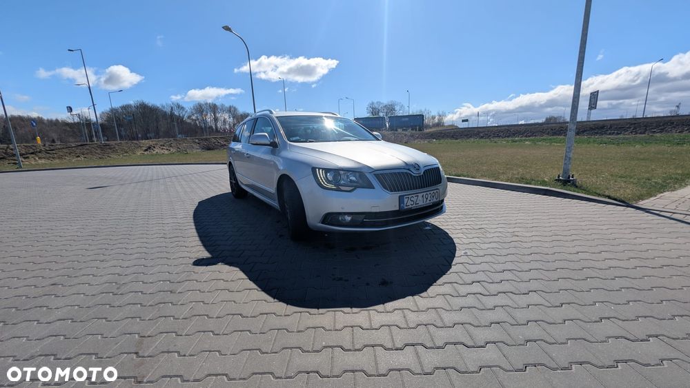Skoda Superb 2.0 TDI Family DSG - 5