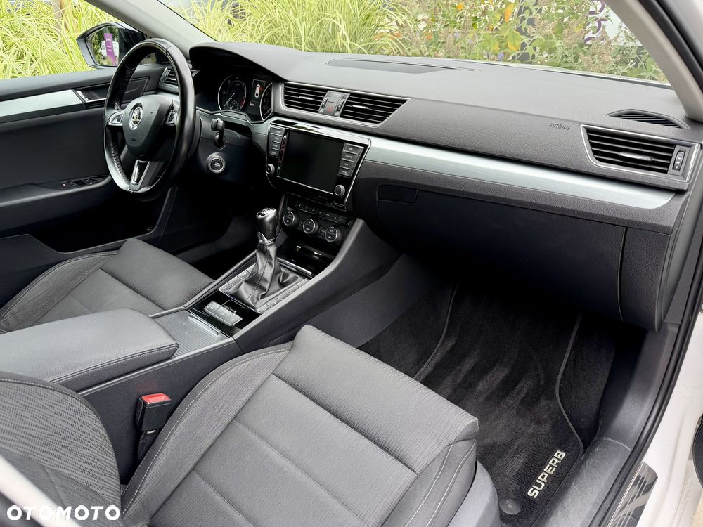 Skoda Superb 2.0 TDI Ambition - 23