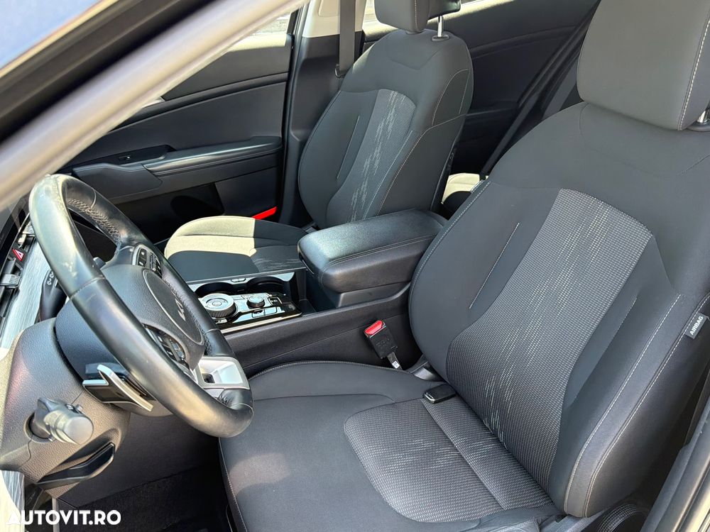 Kia Sportage 1.6 DSL MHEV 7DCT HP 4x2 Style - 13