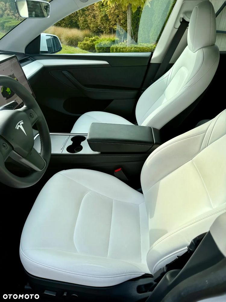 Tesla Y RWD - 11