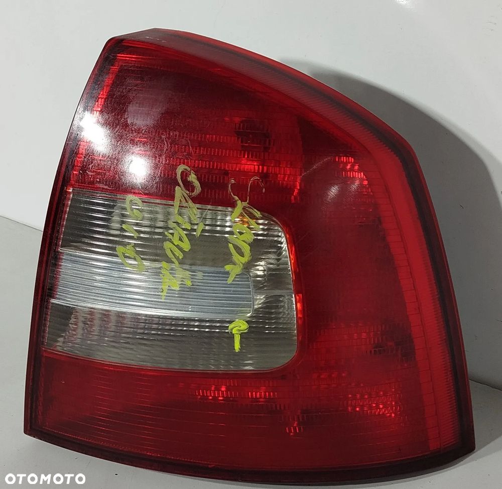 lampa prawa tylna prawy tył SKODA OCTAVIA 2 LIFT 08-13 SEDAN - 2