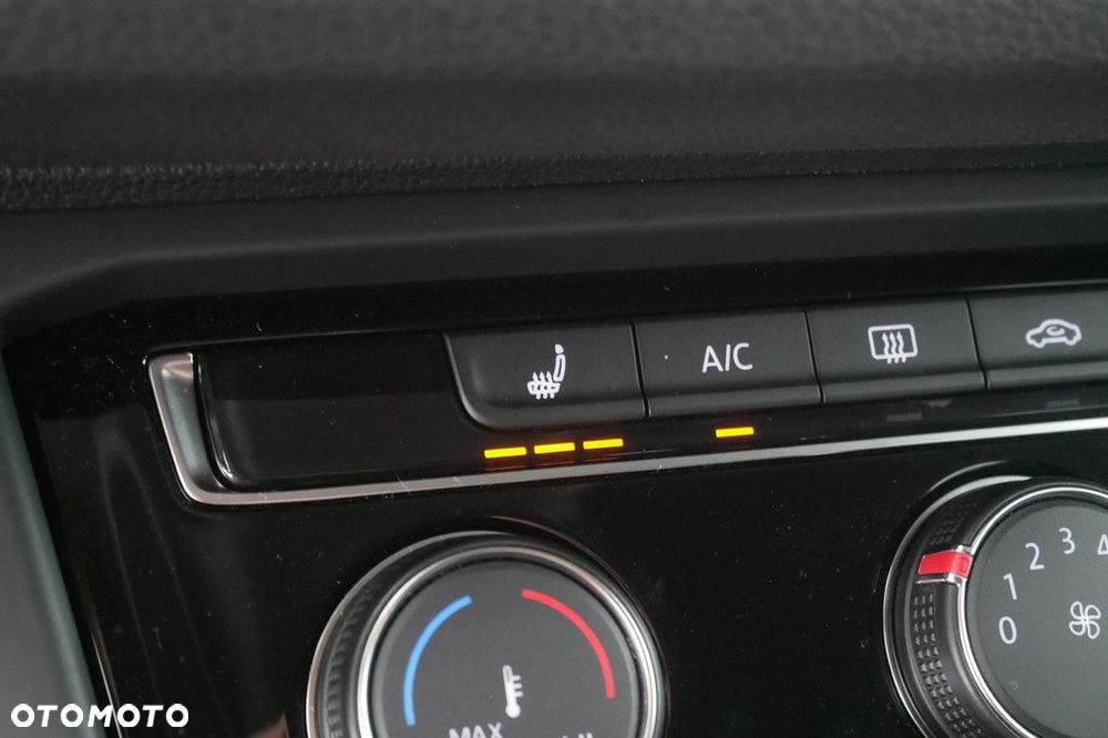 Volkswagen Touran - 21