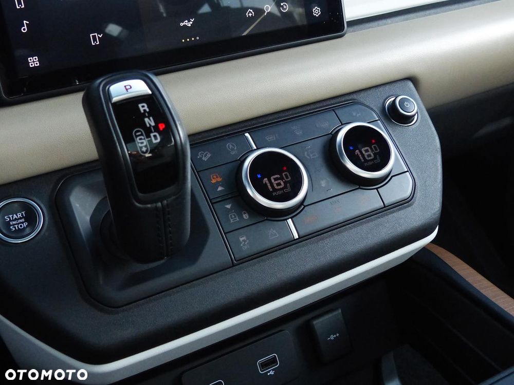 Land Rover Defender 3.0 D300 mHEV HSE - 25