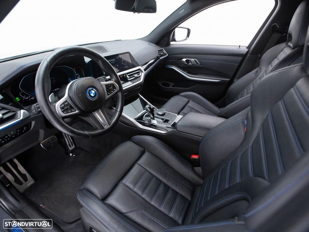 BMW 320 e Pack Desportivo M Auto - 9