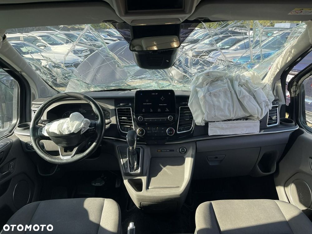 Ford Tourneo Custom 320 L2H1 VA Autm Titanium - 8
