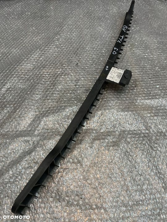 ŚLIZG ZDERZAKA TYŁ VW GOLF V 1K6807863 - 2