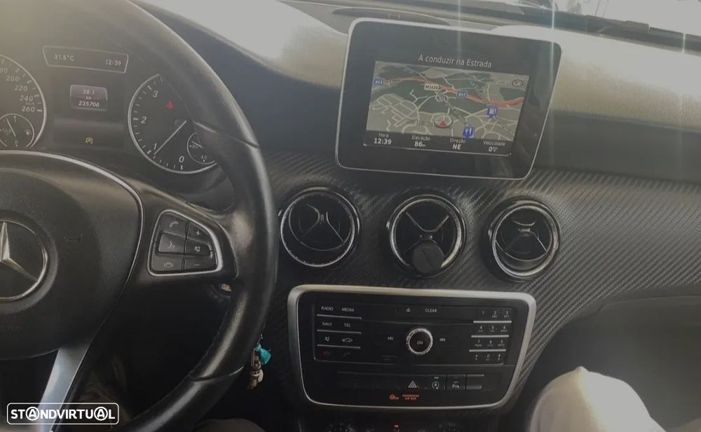 Mercedes-Benz GLA 180 d - 2