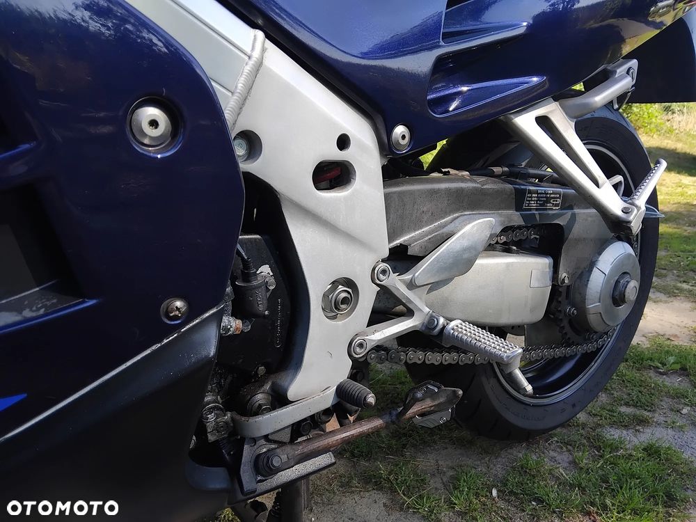 Honda VFR - 13
