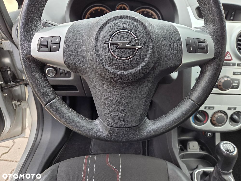 Opel Corsa 1.4 16V Edition 150 - 17