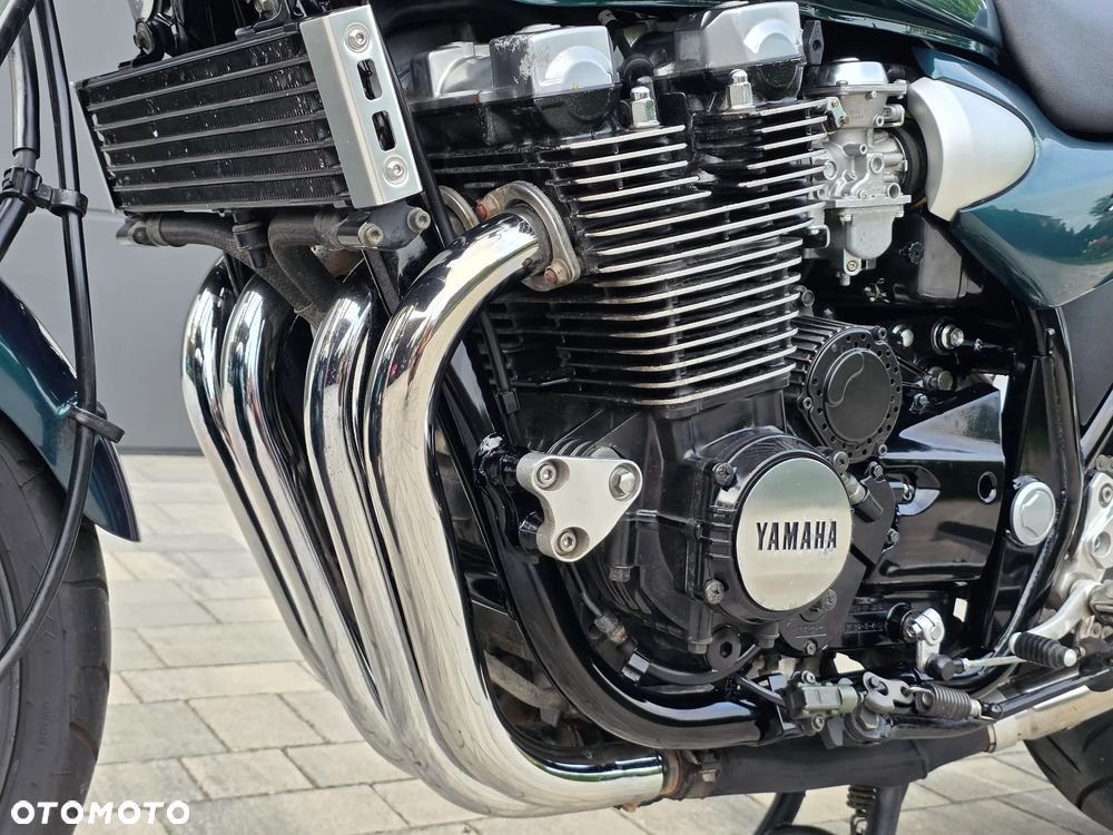 Yamaha XJR - 33
