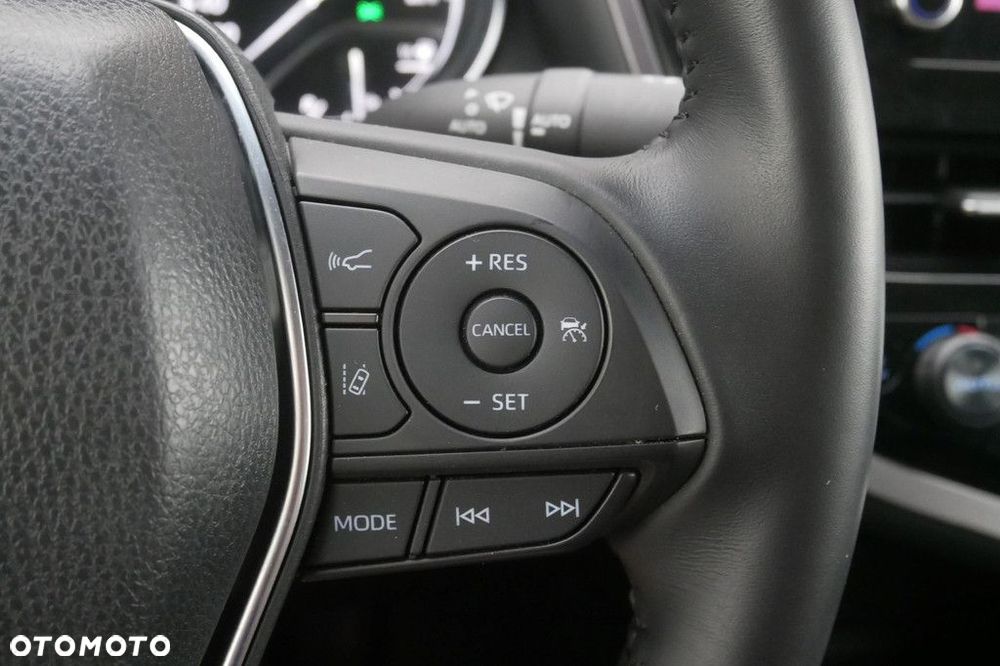 Toyota Camry 2.5 Hybrid Comfort CVT - 24