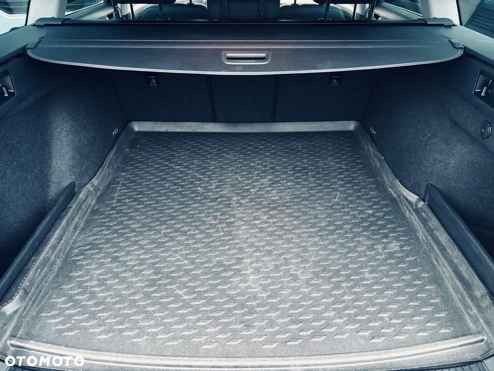 Volkswagen Passat - 10