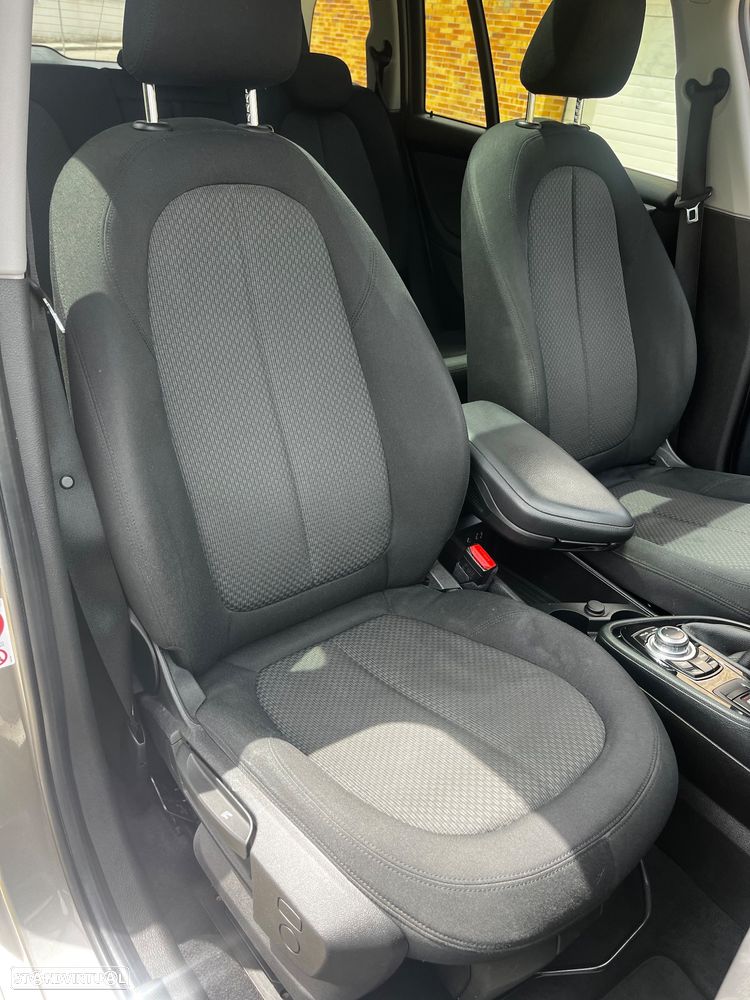 BMW 216 Active Tourer d Luxury Line - 21