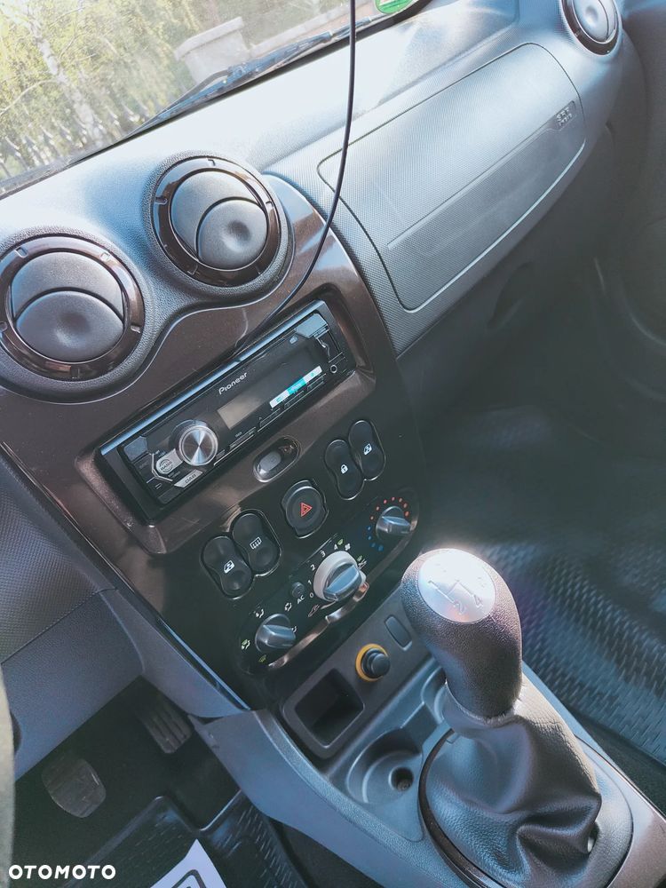 Dacia Duster 1.6 16V 4x2 Laureate - 9