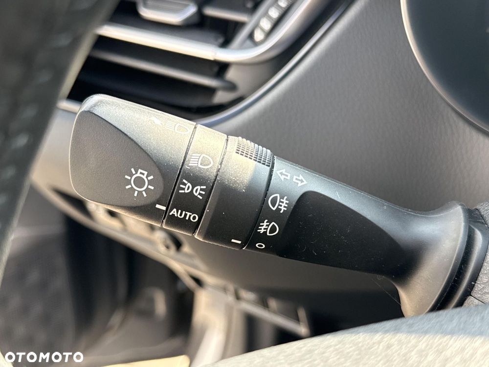 Toyota C-HR 2.0 Hybrid Executive - 21