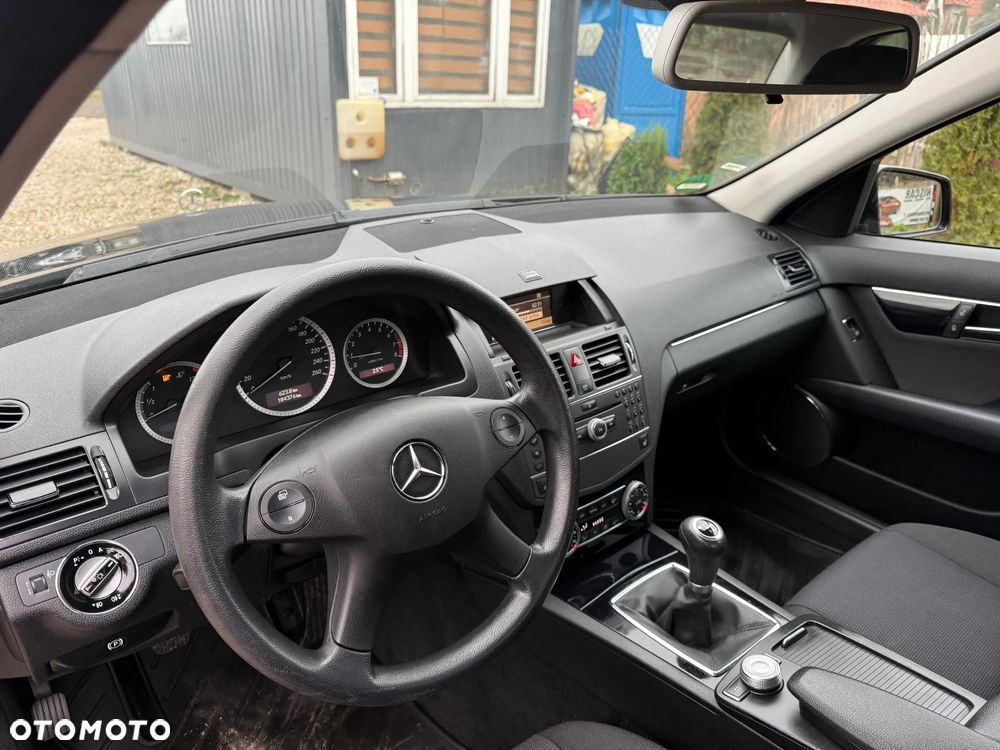 Mercedes-Benz Klasa C 180 Kompressor BlueEFFICIENCY Elegance - 18