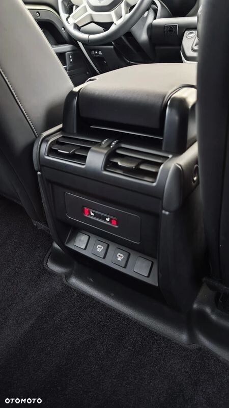 Land Rover Defender - 19
