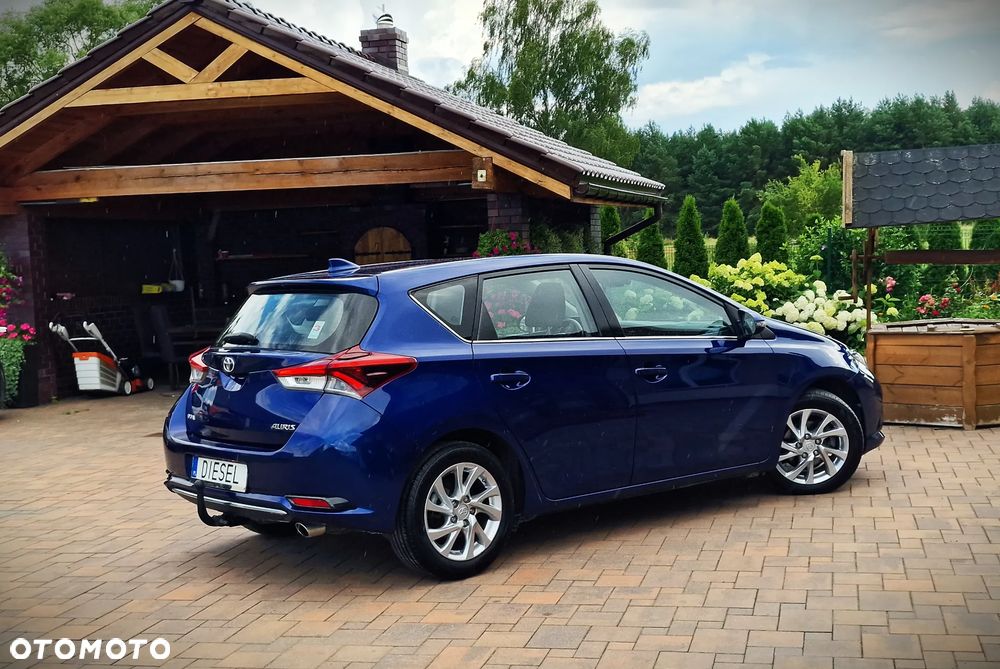 Toyota Auris 1.6 D-4D Prestige - 16