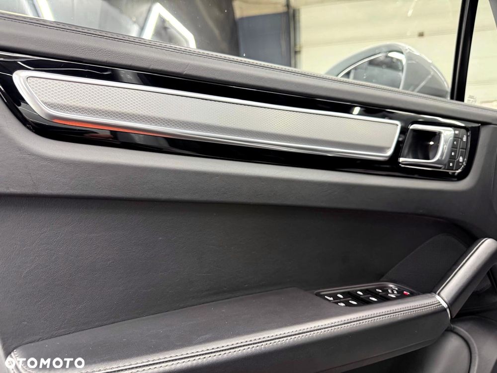 Porsche Cayenne E-Hybrid Platinum Edition - 23