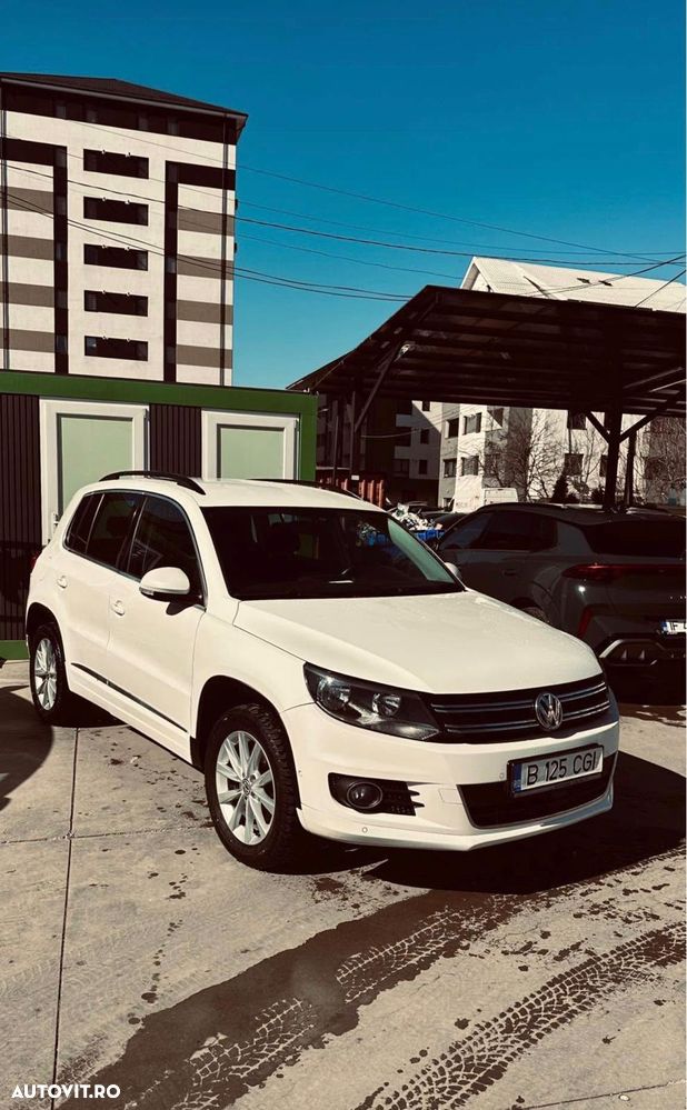 VOLKSWAGEN Tiguan
