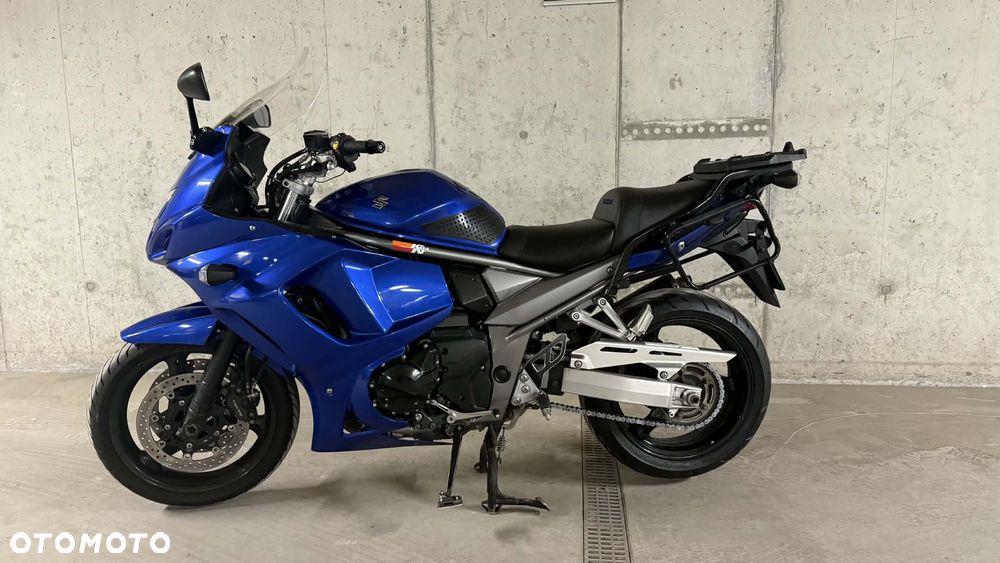 Suzuki GSX - 20