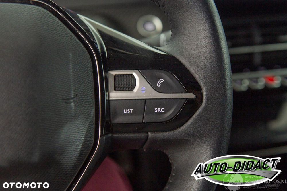 Peugeot 208 Elektromotor 136 Allure Pack - 26