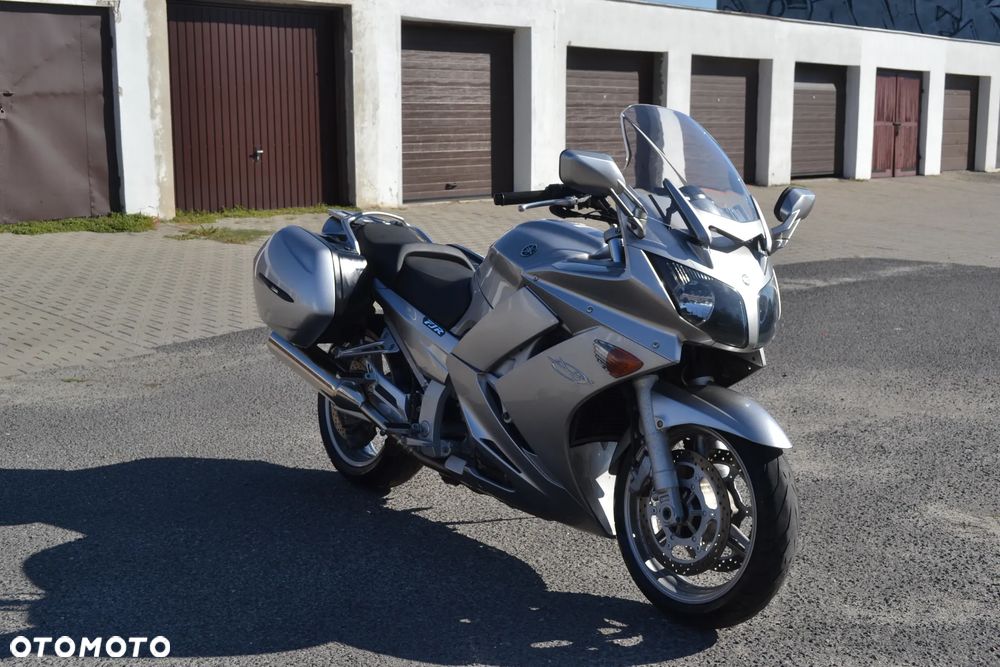 Yamaha FJR - 23
