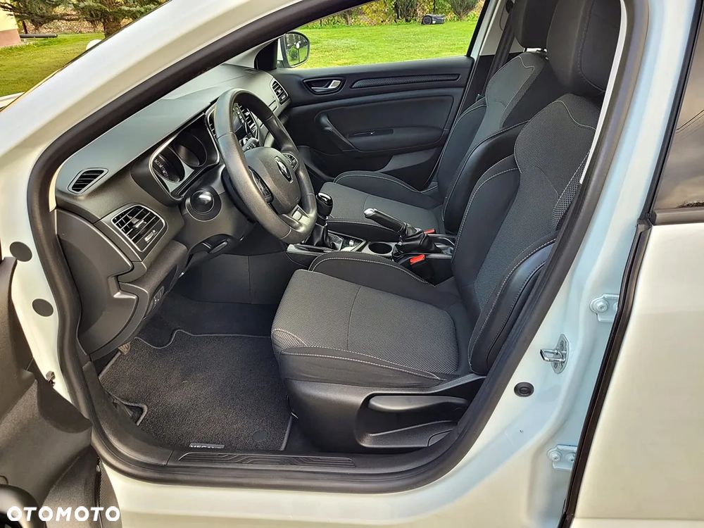 Renault Megane TCe 115 GPF LIFE - 24