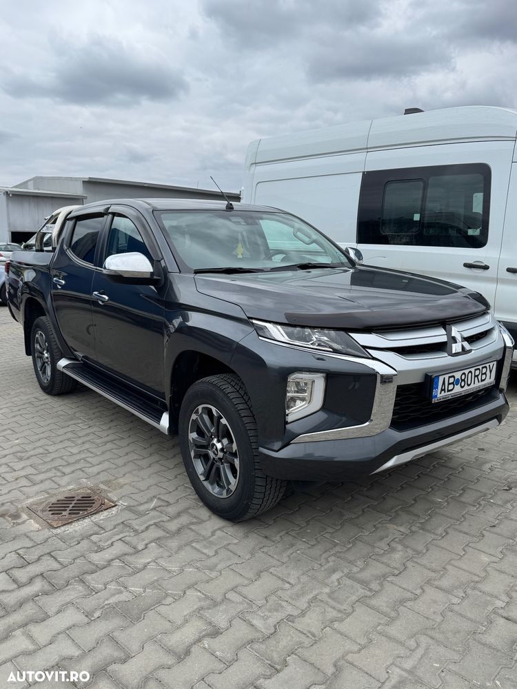 Mitsubishi L200 Double Cab 2.2 DI-D M/T Invite - 2