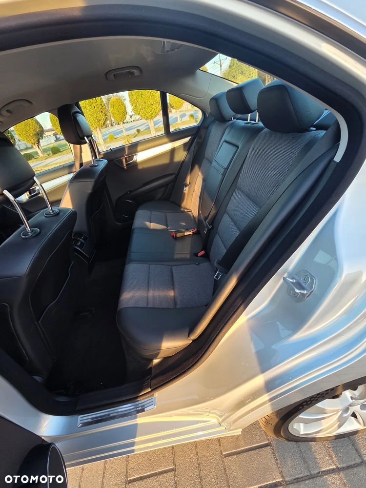 Mercedes-Benz Klasa C 220 CDI 7G-TRONIC Avantgarde Edition - 15