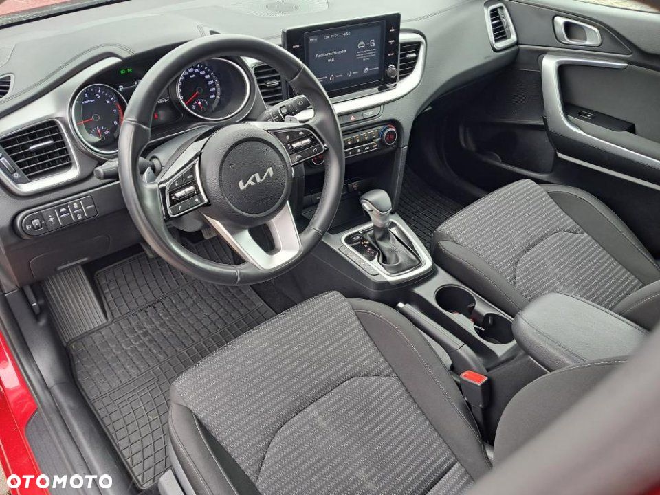 Kia Ceed - 11