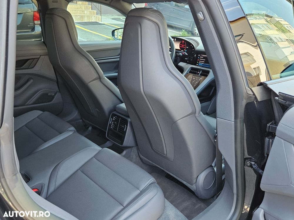 Porsche Taycan 4 - 14