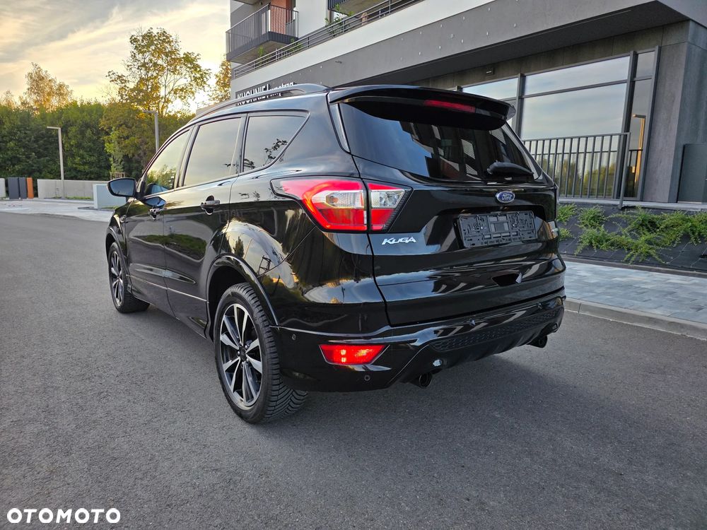 Ford Kuga 1.5 EcoBoost 2x4 ST-Line - 16