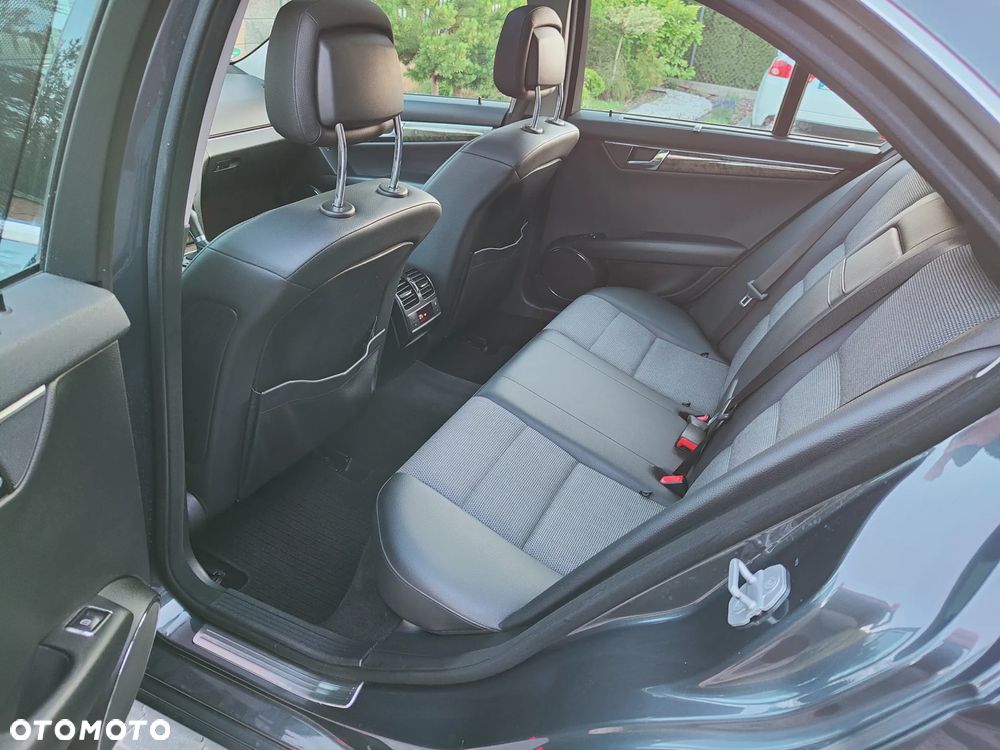 Mercedes-Benz Klasa C 350 CDI DPF 4Matic 7G-TRONIC Avantgarde - 6