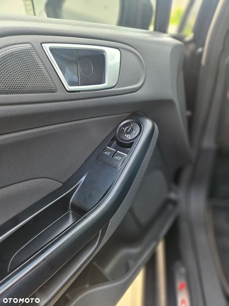 Ford Fiesta ST - 16